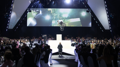 Buntes Programm beim Ball des Sports Buntes Programm beim Ball des Sports