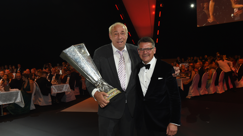 Europapokal beim Ball des Sports Europapokal beim Ball des Sports