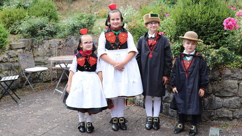 Der Chef der Staatskanzlei, Staatsminister Axel Wintermeyer, besucht den Museumsbus Schwalm-Aue
