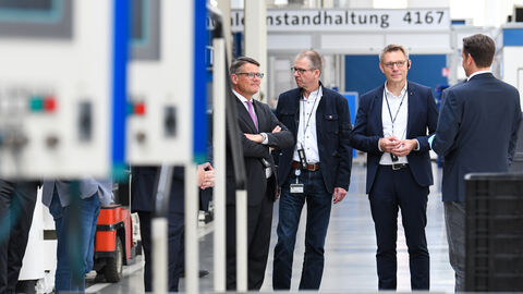 Ministerpräsident Rhein besucht VW-Standort Baunatal