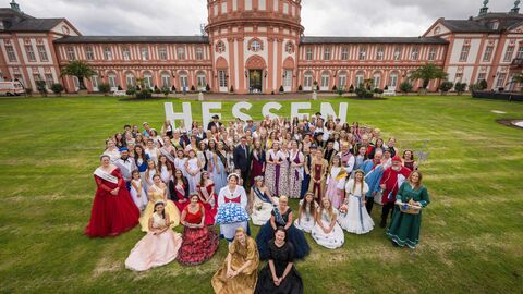 Ministerpräsident Rhein empfängt die hessischen Hoheiten im Schloss Biebrich