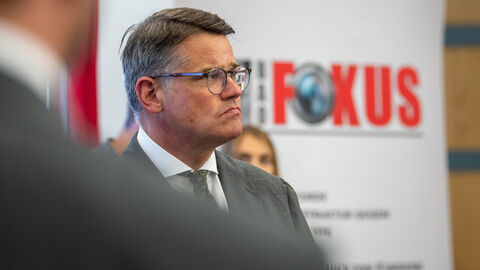 Ministerpräsident Rhein besucht BAO Fokus Ministerpräsident Rhein