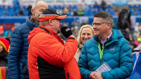 Ministerpräsident Boris Rhein im Interview Ministerpräsident Boris Rhein im Interview mit Stadionsprecher