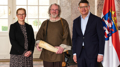 Ministerpräsident Boris Rhein empfängt gemeinsam mit seiner Frau Tanja Raab-Rhein den Türmer der Reformationsstadt Homberg (Efze) im Wiesbadener Schloss Biebrich; Mike Luthardt. Ministerpräsident Boris Rhein empfängt gemeinsam mit seiner Frau Tanja Raab-Rhein den Türmer der Reformationsstadt Homberg (Efze) im Wiesbadener Schloss Biebrich; Mike Luthardt.