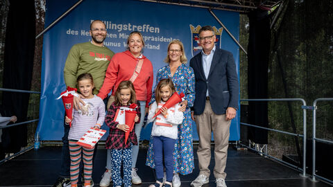 Ministerpräsident Rhein beim Drillingstreffen 2025