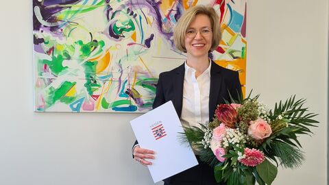 Kerstin Albert nach ihrer offiziellen Einführung als neue Leiterin des Finanzamts Langen. Kerstin Albert nach ihrer offiziellen Einführung als neue Leiterin des Finanzamts Langen.