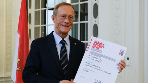 Landesregierung fördert Heimatstube Ober-Erlenbach in Bad Homburg mit 3.300 Euro Landesregierung fördert Heimatstube Ober-Erlenbach in Bad Homburg mit 3.300 Euro