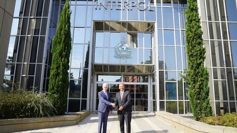 Innenminister Roman Poseck mit Generalsekretär Jürgen Stock